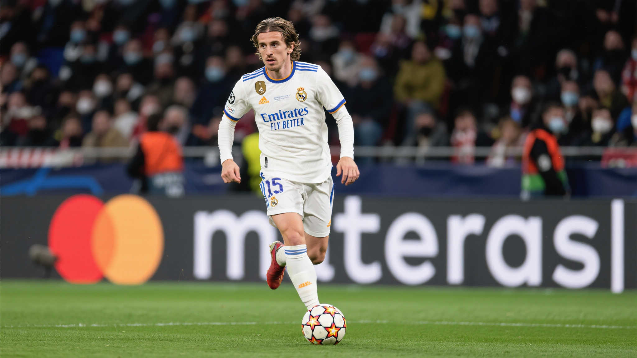 加盟之初，人们普遍认为作为一名“正统”中前卫，仅负